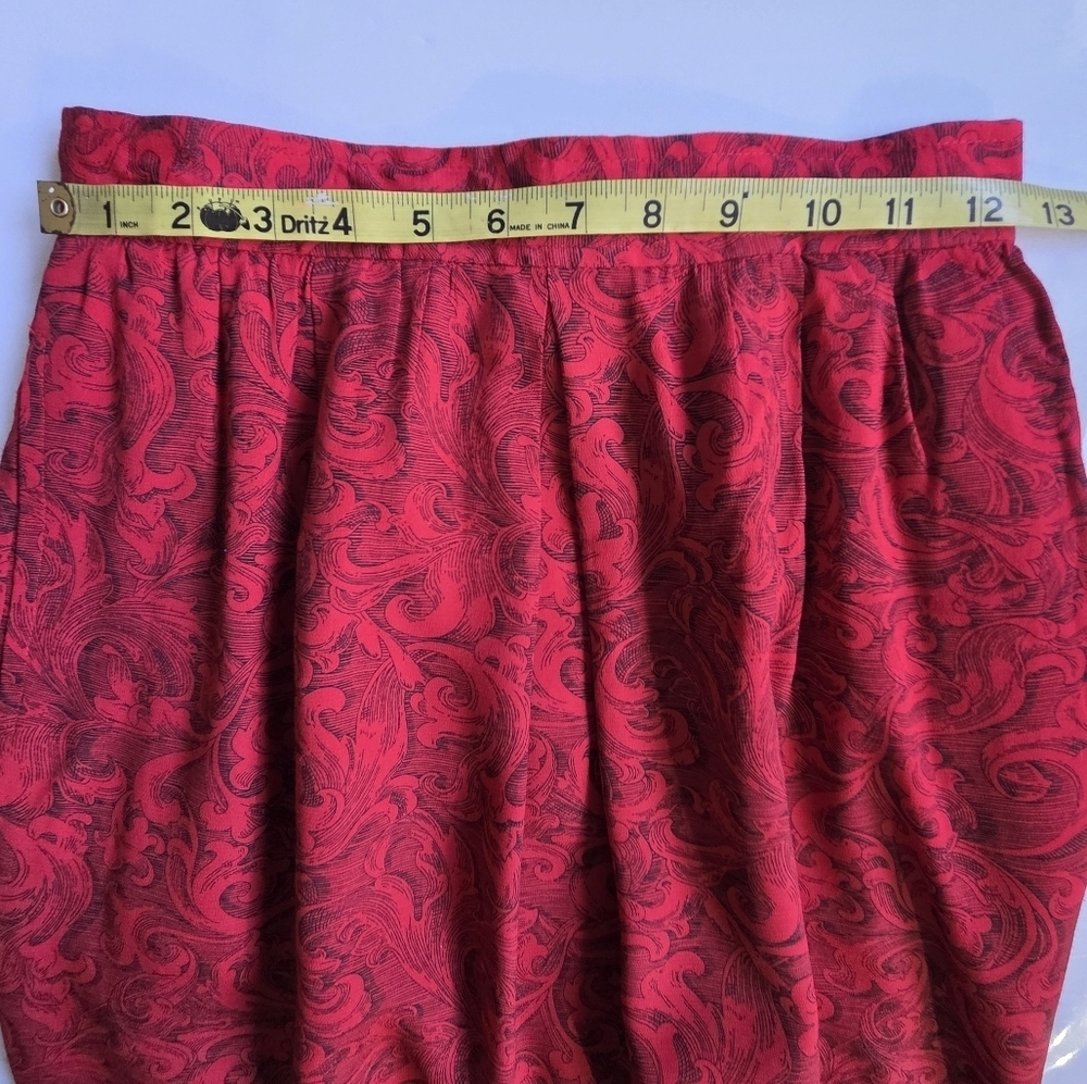 Elegant Red Vintage Paisley Skirt - Picture 4 of 8